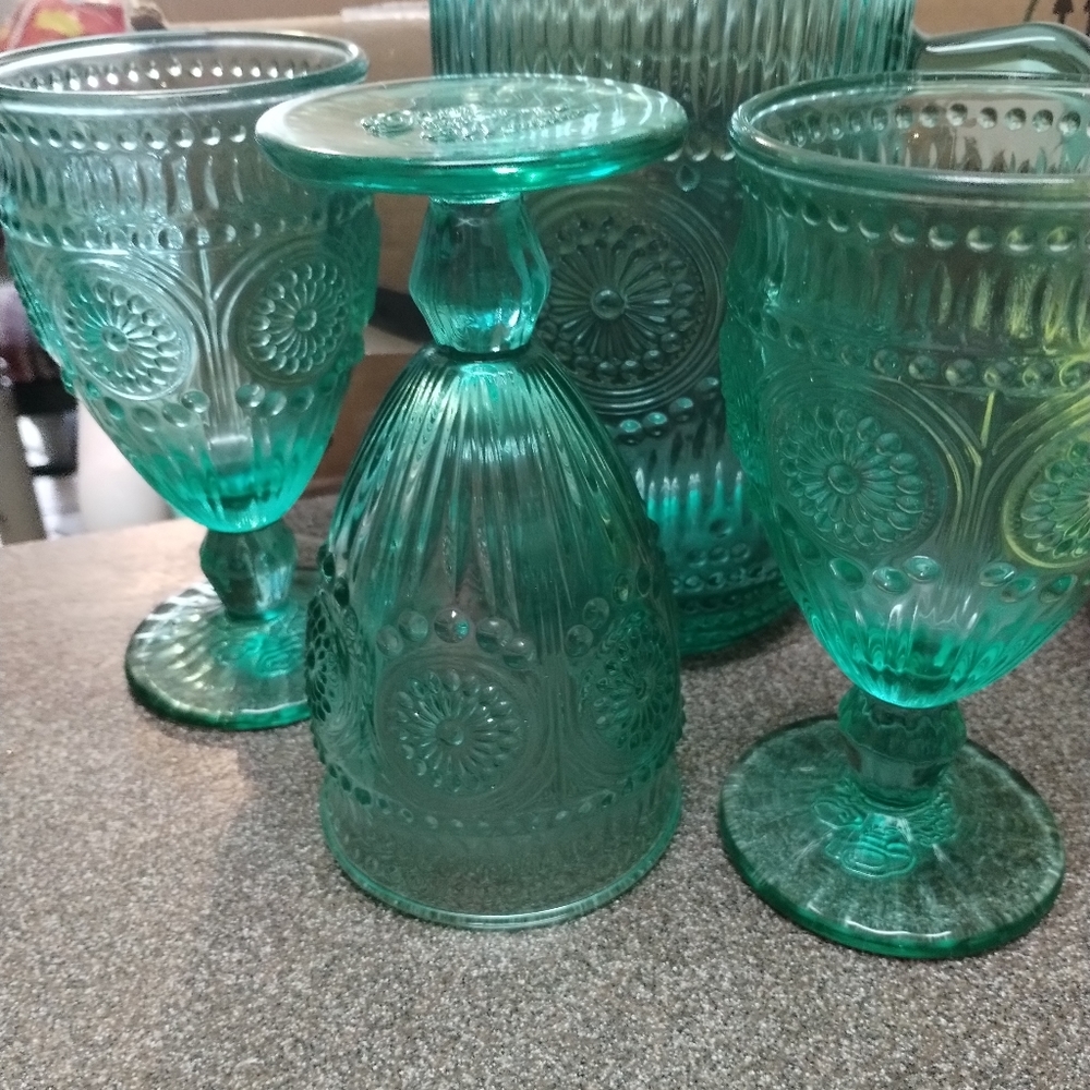 Pioneer woman teal pitcher and 3 glasses
